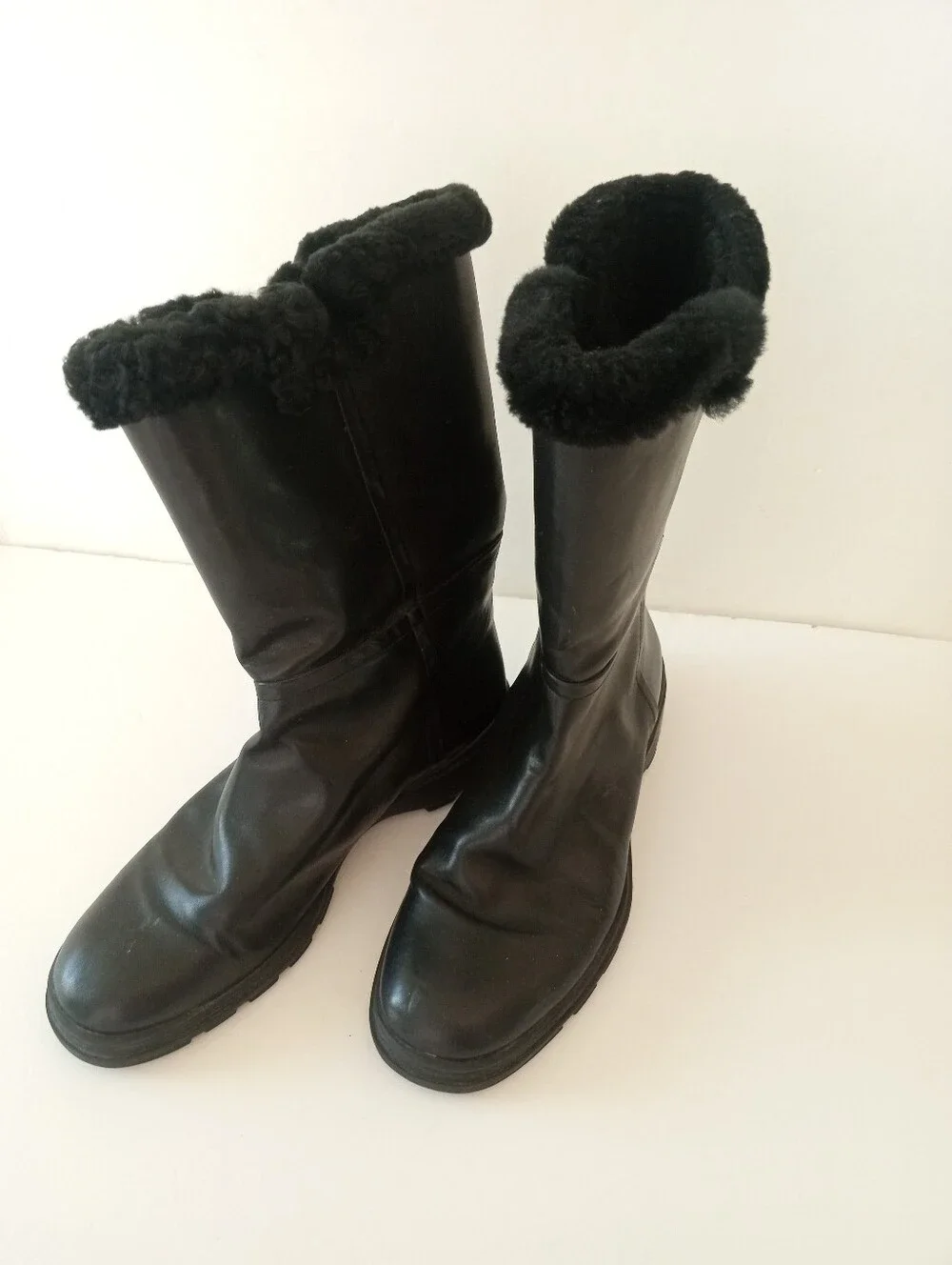 BANANA REPUBLIC Leather Fur Lined Black Boots | 10